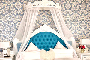 Attraktiver Mix aus Barock und Retro-Style